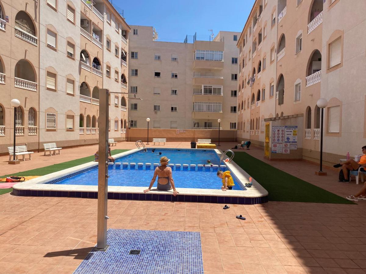 Amazing 2-Bedrooms Apartment With Pool Torrevieja Center 外观 照片